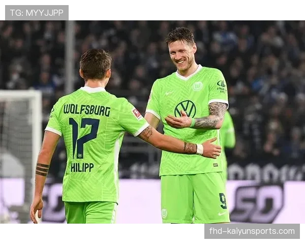 半场战报：法兰克福1-1沃尔夫斯堡，双方各利用一次定位球得分